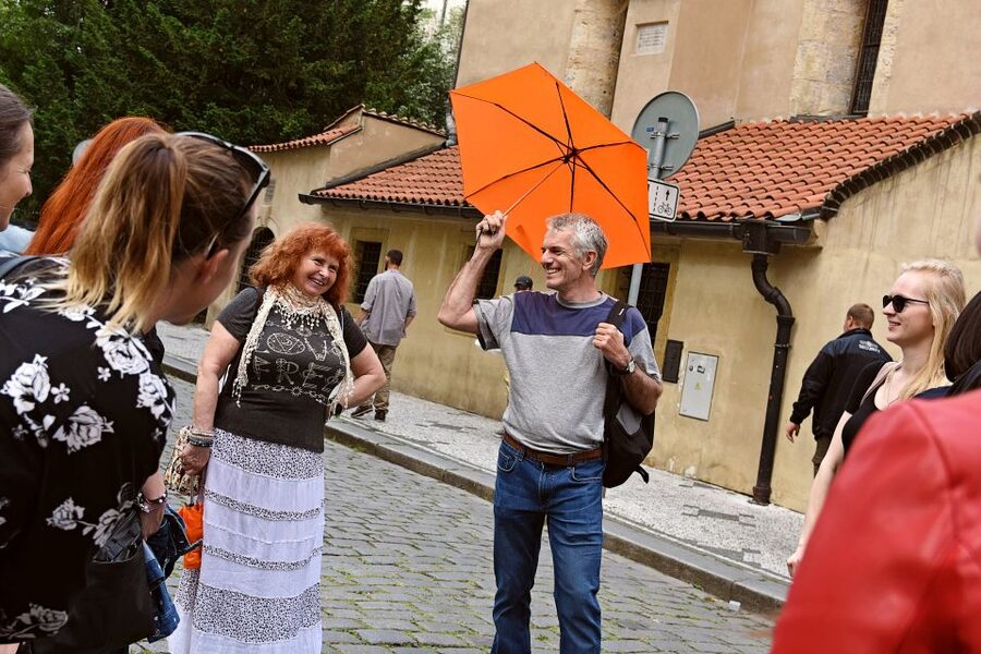 Prague: Old Town and Jewish Quarter Tour - Starting at Křižovnické náměstí and Finding the Orange Umbrella