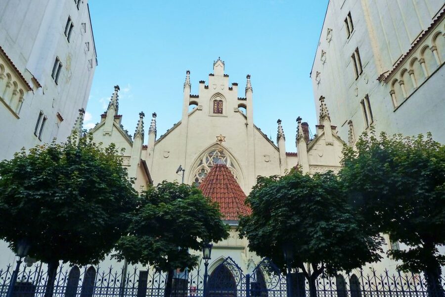 Prague: Old Town and Jewish Quarter Tour with Jewish Museum - Price and value: is $62 a good deal?