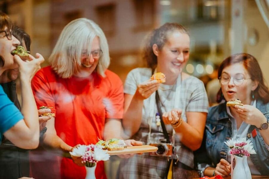 Prague: Old Town Fun Evening Food and Drink Tour - Starting at Municipal House: where to meet and how the evening flows