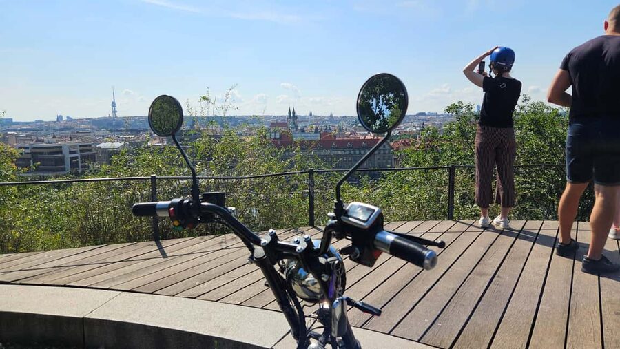 Prague Old Town: Guided Tour on eScooters - Scooter vs electric trike: choosing what fits your body