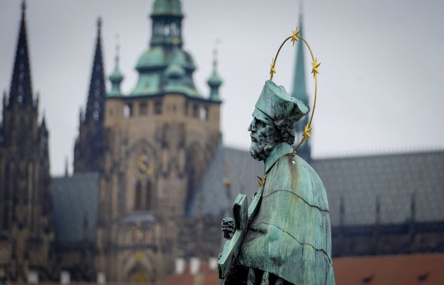 Prague: Old Town Highlights & Hidden Gems Guided Tour - What You Get for About $32: Value That Depends on Your Pick