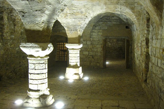 Prague Old Town, Medieval Underground and Dungeon Historical Tour - The Old Town start: where the “why” begins