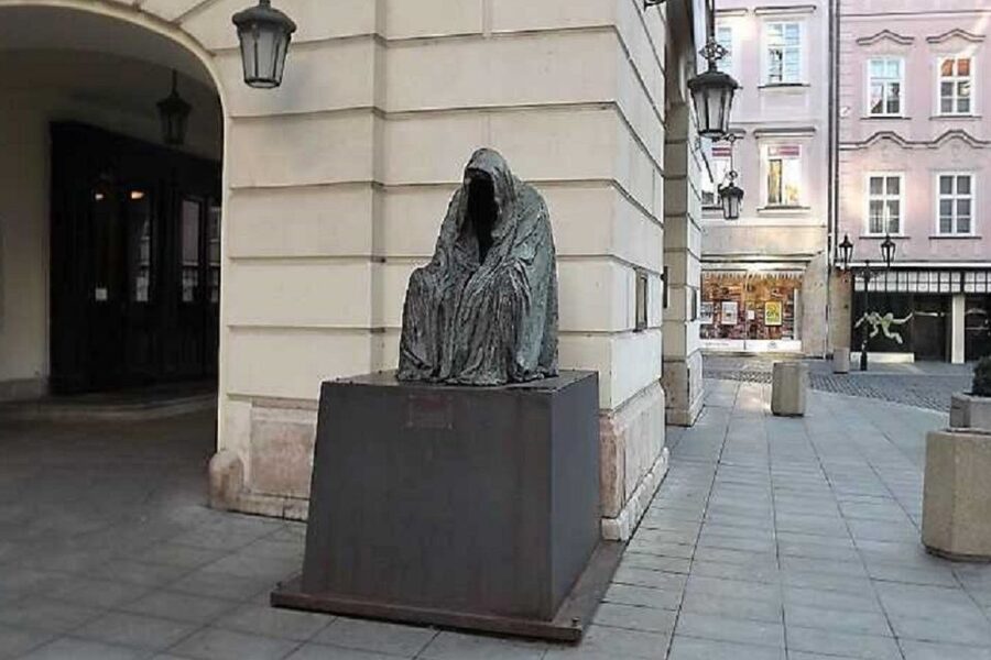 Prague: Old Town Tour & National Museum Skip-the-Line Ticket - FAQ