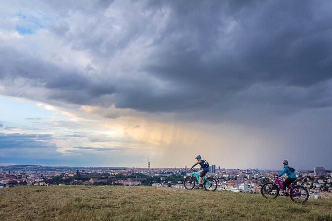 Prague on E-Bike: Explore Greater Downtown Parks & Epic Views - Stop 3: Park Santoška for a Quieter Side of Prague