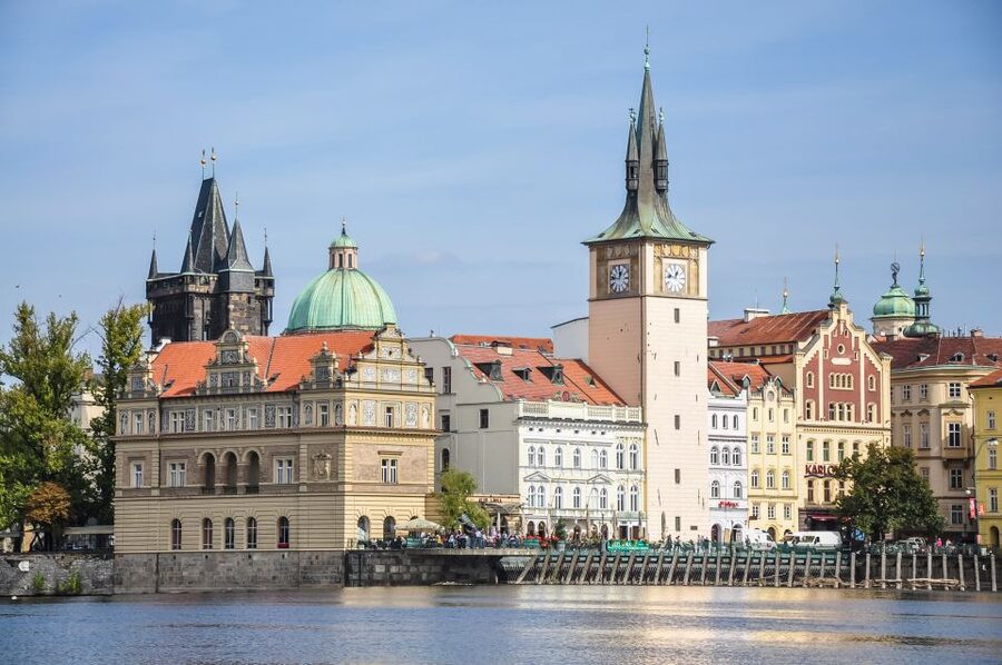 Prague: Panoramic Vltava River Cruise - Rudolfinum: a cultural landmark you can spot fast