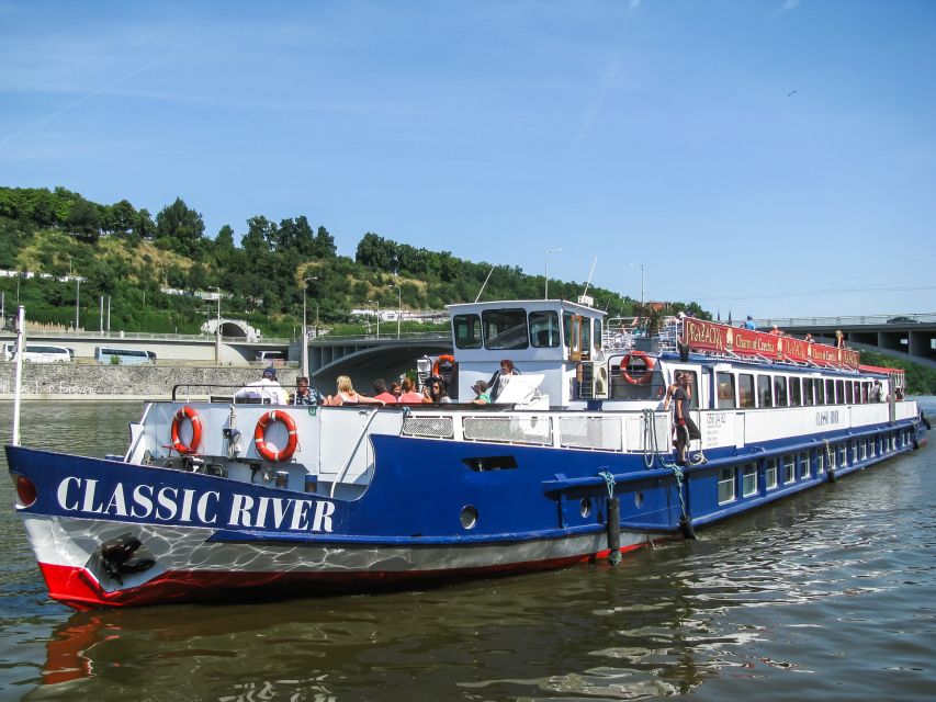 Prague: Panoramic Vltava River Cruise - Getting to pier 17 at Dvořákovo embankment (Stefanikův Bridge area)