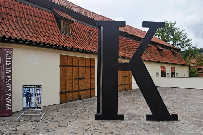 Prague Photo Walk Tour (Family, Couple, Solo) - Key things that make this photo walk worth your time