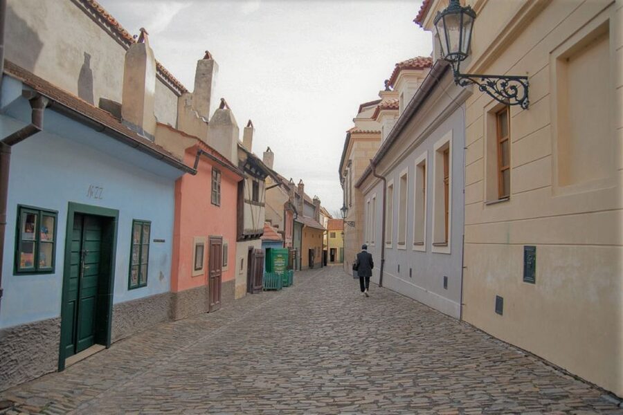 Prague: Prague Castle Complex Smartphone Audio Guide - Should you book the Prague Castle Complex Smartphone Audio Guide?
