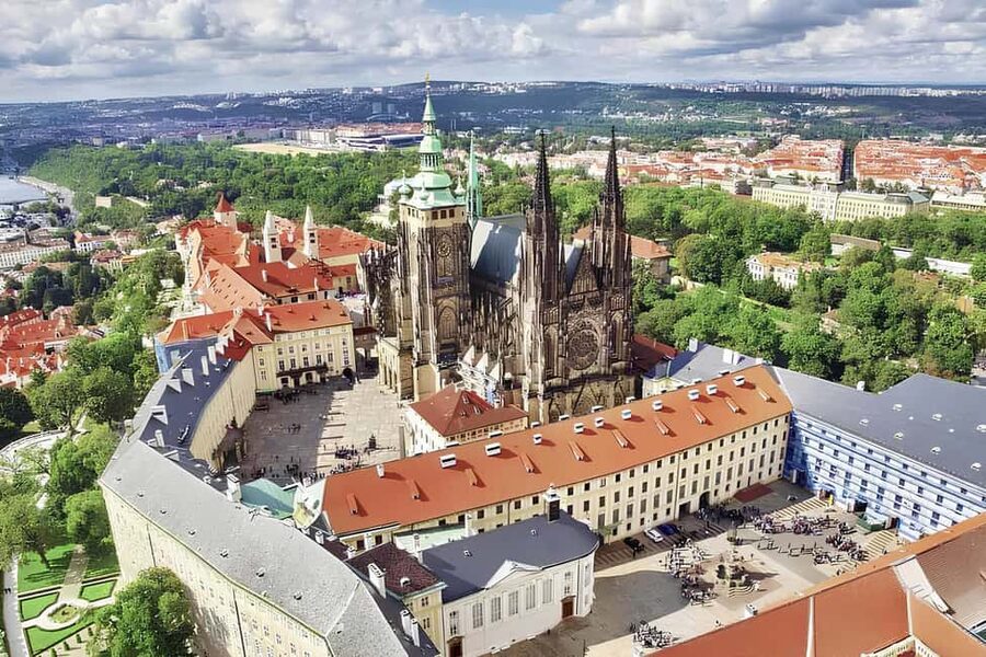 Prague: Prague Castle Skip-the-Line Ticket with Audioguide - Planning a 1-day Prague Castle circuit (without rushing)