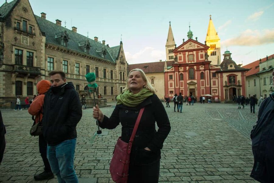 Prague: Prague Castle Walking Tour with Golden Lane in German - Royal Garden and Courtyards: Where the Castle Feels Like a Place, Not a Monument