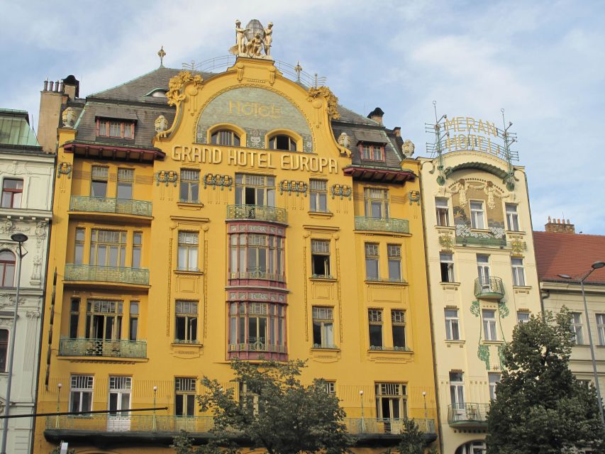 Prague: Private Cubism & Art Nouveau Walking Tour - How the Guide Helps You See Cubism Architecture on the Street