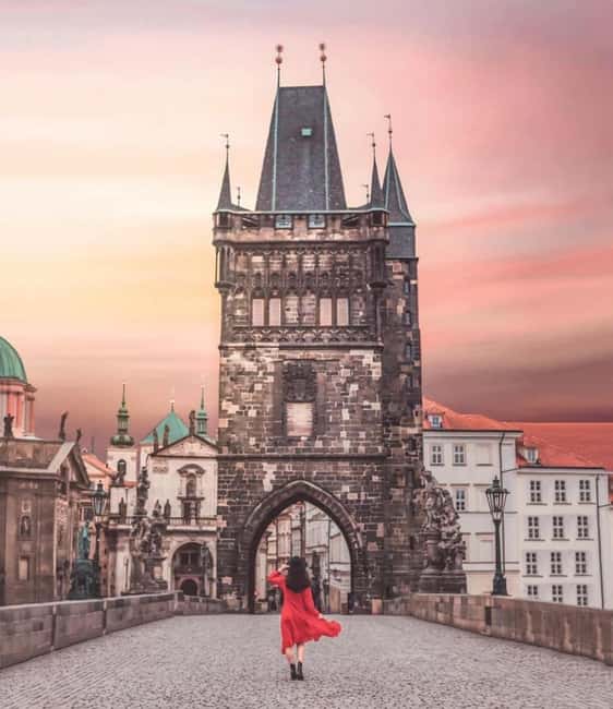 Prague: Private Professional Photoshoot with Edited Photos - Meet-Up in Old Town: Where Timing Starts to Matter