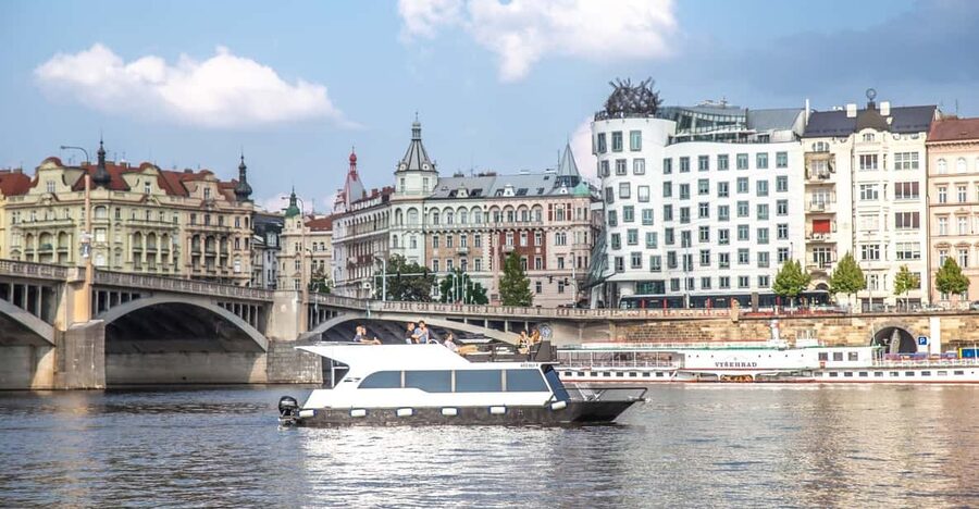 Prague: Private River Cruise with Unlimited Beer or Prosecco - Key Highlights to Know Before You Go