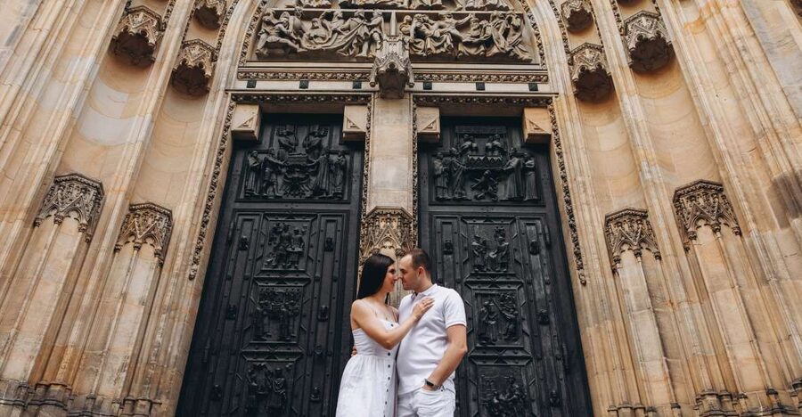 Prague: Professional Photoshoot at Prague Castle - Prague Castle photos without the guesswork: what makes this work