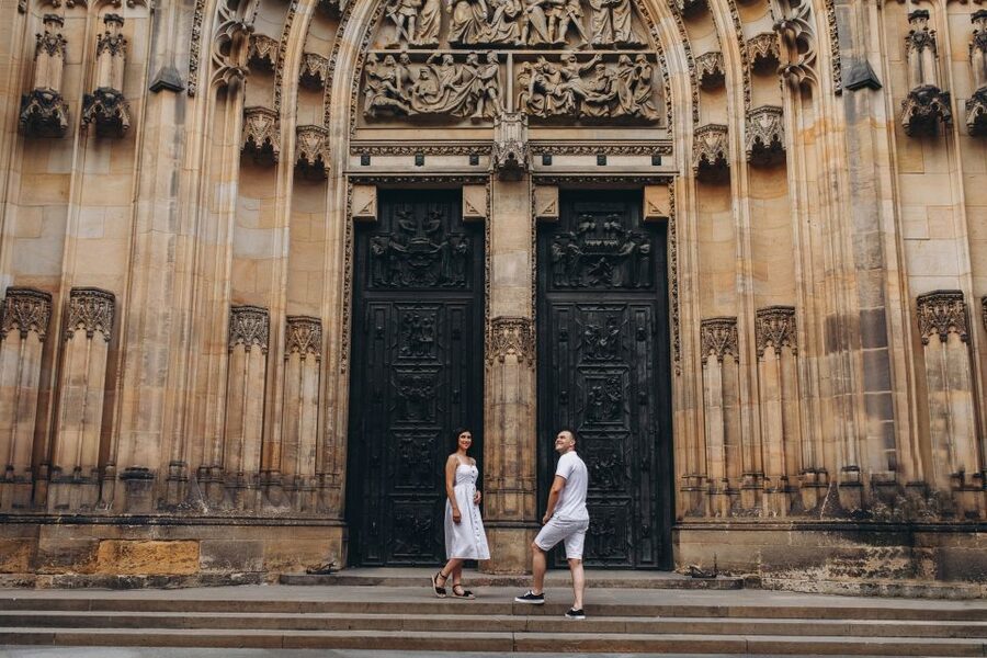 Prague: Professional Photoshoot at Prague Castle - How a 15–45 minute private photoshoot actually feels on-site