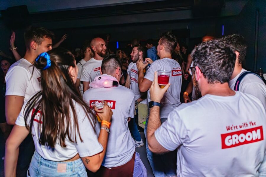 Prague: Pub Crawl with Unlimited Drinks & 5-floor Club Entry - How the unlimited first bar sets the pace
