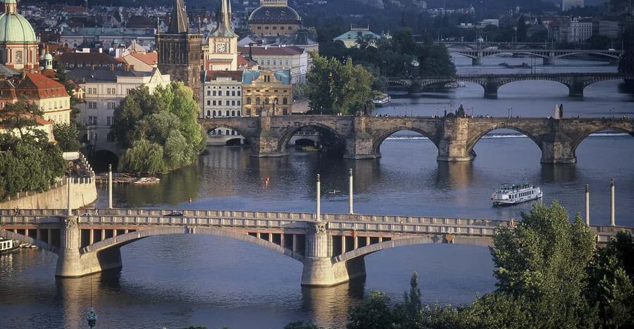 Prague: River Cruise with Transfer to Pier - Key Points at a Glance