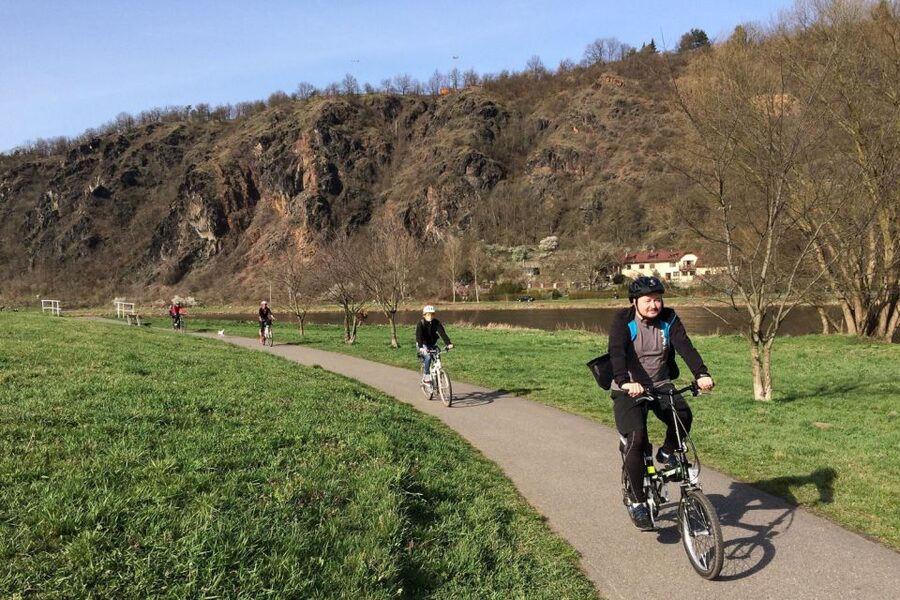 Prague: River & Park Bike Tour to Troja Chateau - Troja Chateau walk: Baroque summer palace outside the usual circuit