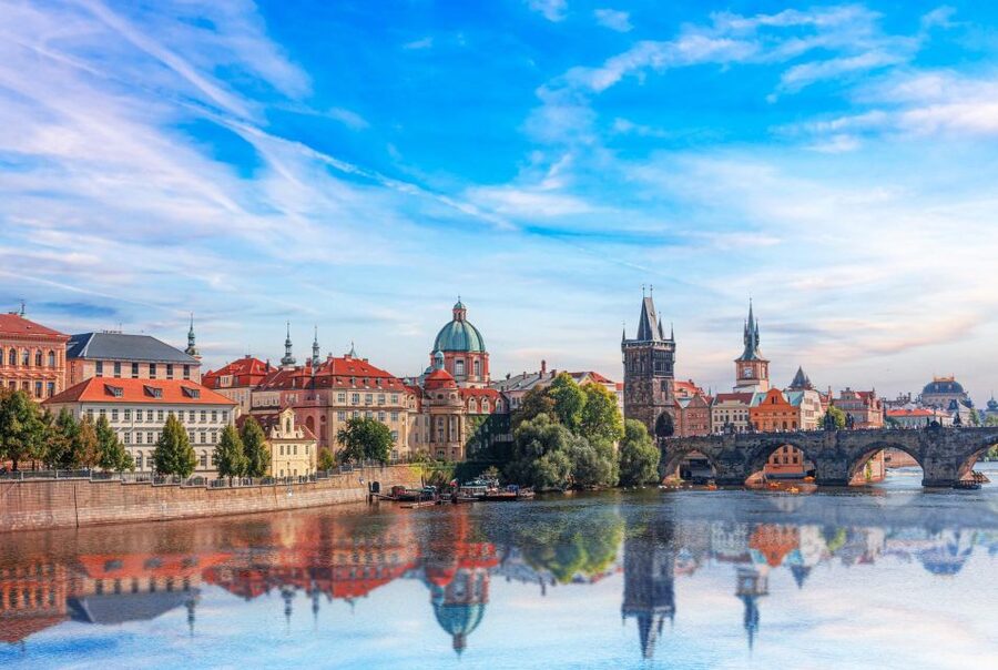 Prague Royal Castle, St Vitus, Golden Lane Tour with Tickets - Who this private tour is best for