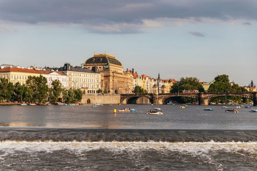 Prague: Sightseeing Dinner Cruise on Open-Top Glass Boat - Live Music That Actually Changes the Feel of the Ride