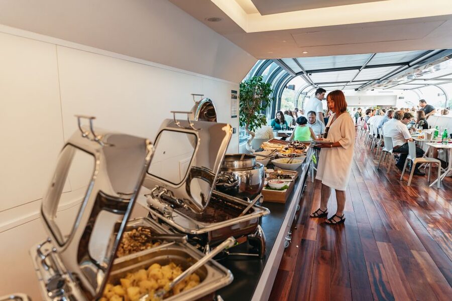 Prague: Sightseeing Dinner Cruise on Open-Top Glass Boat - Price and Value: What $93 Buys You on a Night Like This