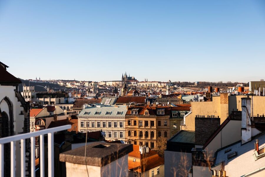 Prague: Sky Bar Aperitivo Menu with Drink & Panoramic Views - Who this aperitivo rooftop works for best