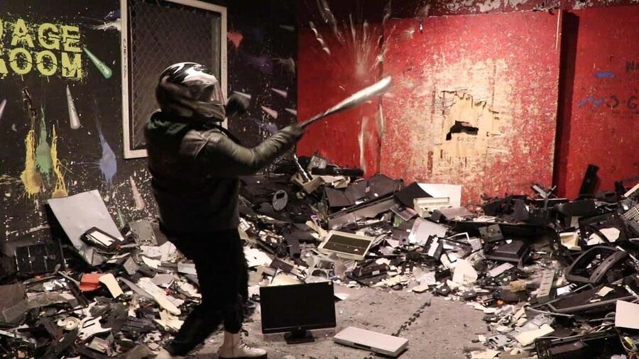 Prague: Smash Room Experience - Smash Room Prague in one minute: legal stress relief with real tools