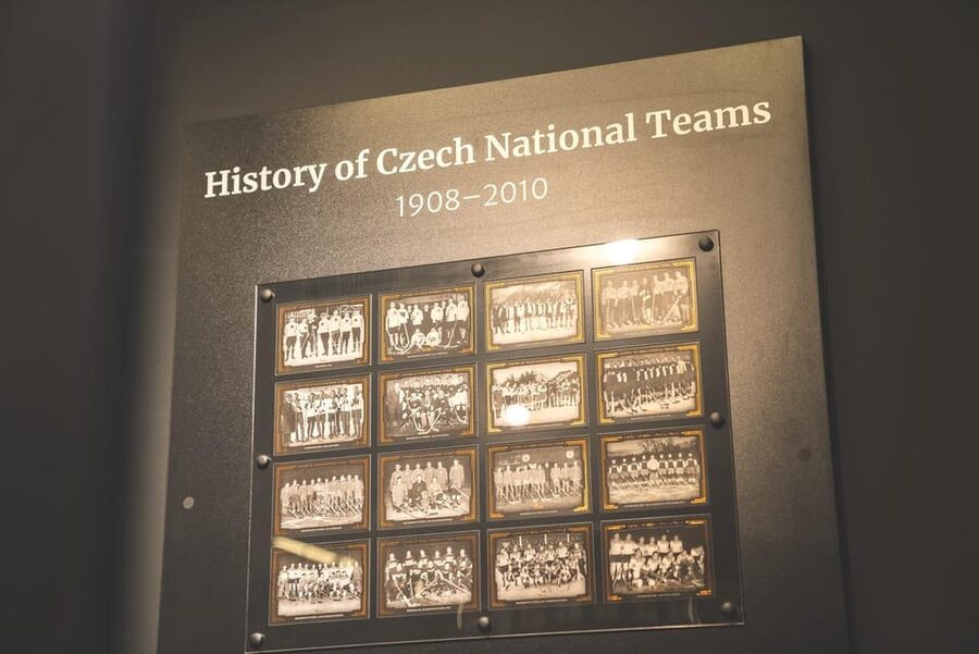 Prague: Sports Cards & Artifacts Museum Tickets - Interactive VR hockey: scoring points without needing a controller history