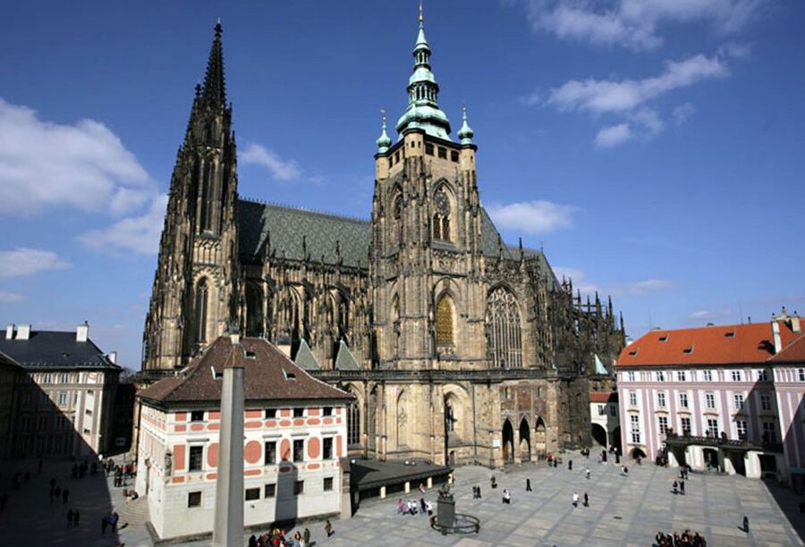 Prague: Stunning Viewpoints, Castle, City & Park Bike Tour - Letná Park viewpoints: your best photo moments per minute