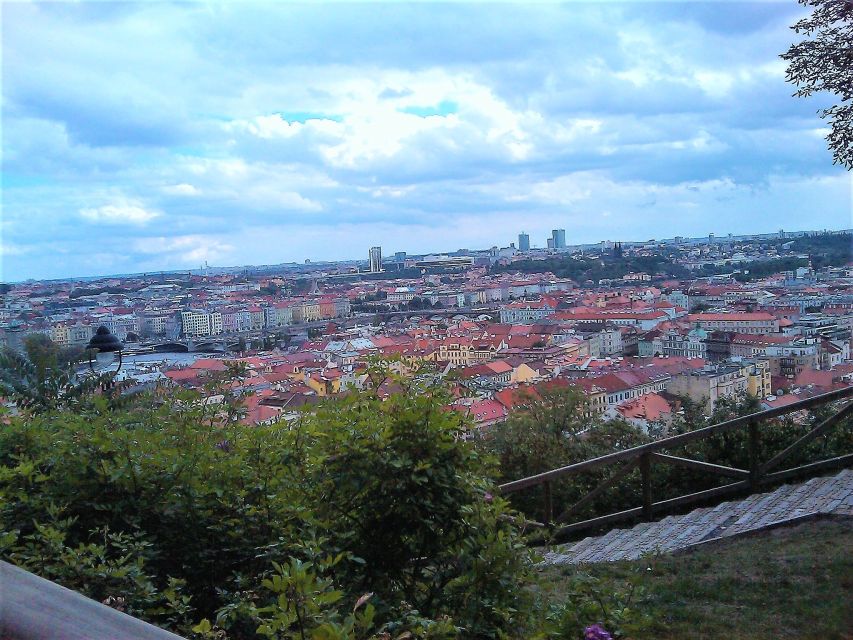 Prague: Tailored Sightseeing Tour in French - Tailored History Focus: Jan Hus and the Reformation, If That’s Your Thing