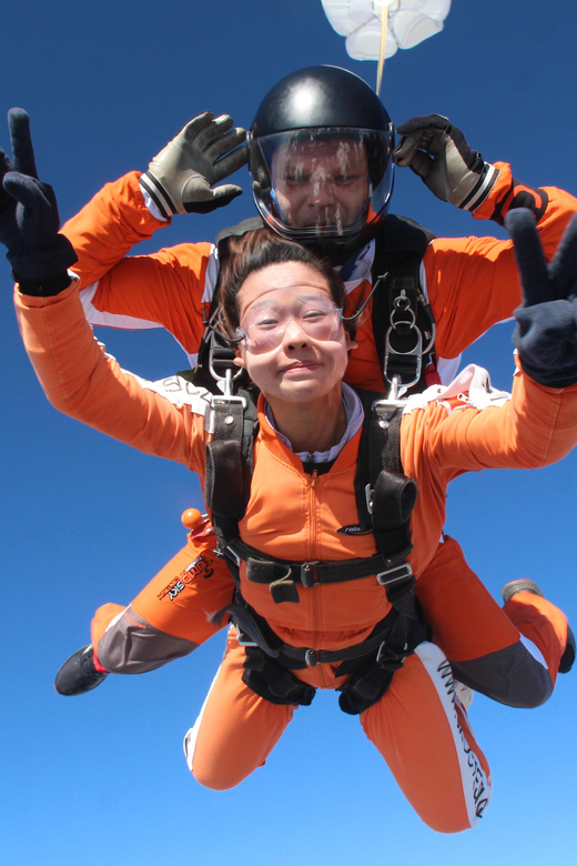 Prague: Tandem Skydiving 14,000ft over Prague with Transfers - The Pre-Jump Briefing and Harness: Safety You Can Understand