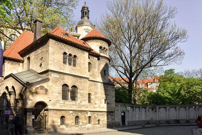 Prague Through the Eyes of Franz Kafka 150 minutes Tour - Guide Matters: You’ll Feel the Energy