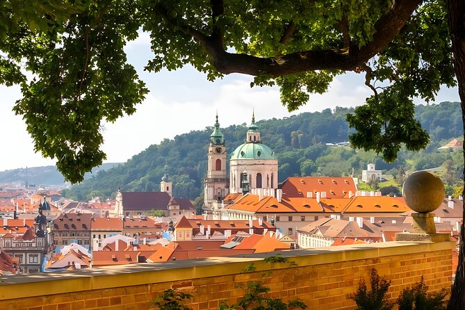 Prague to Full in Small Groups - Key highlights to look for