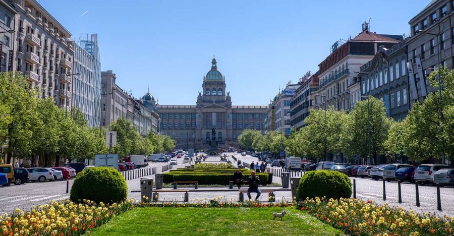 Prague Tour in Spanish - Where You’ll Start: Finding the Guide Without Stress