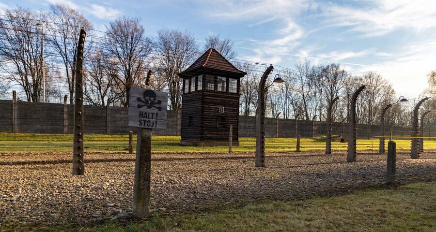 Prague: Tour to Auschwitz Birkenau - 15 hours from Prague: how the day is paced