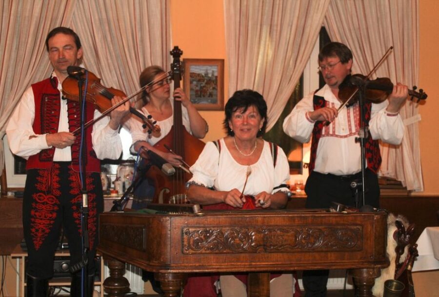 Prague: Traditional Folklore Evening with Dinner & Music - Getting There Without Stress: Pickup Rules and Timing