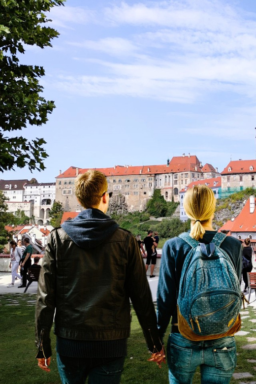 Prague: Transfer to Vienna via fabulous Cesky Krumlov - Lunch in Český Krumlov: Use the Hour Wisely