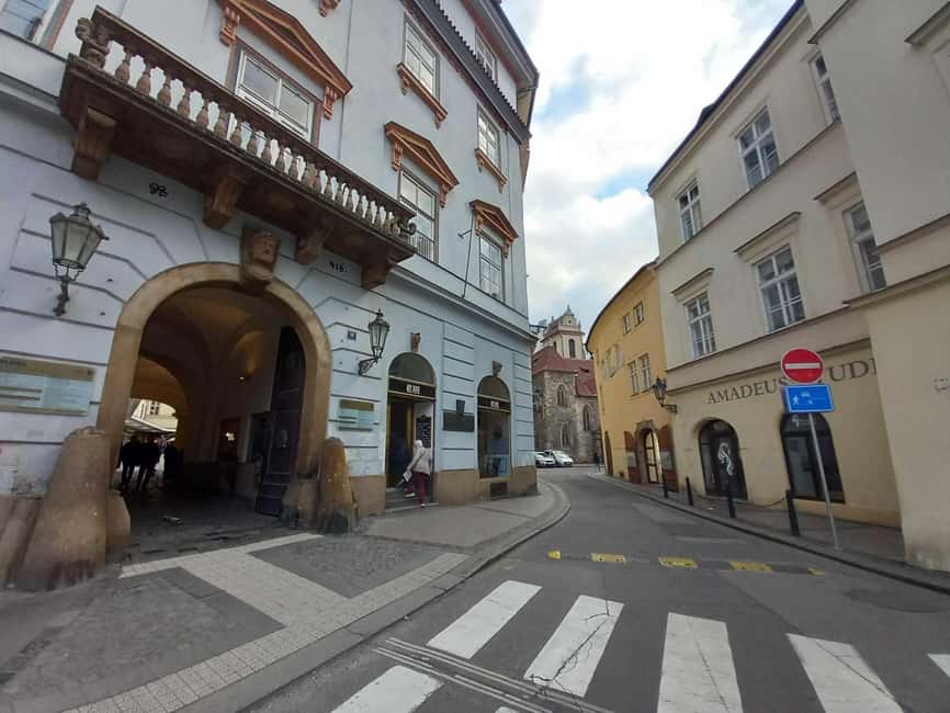 Prague: Unique Walking Tour with a Local Historian - Bethlehem Chapel, Kepler’s Renaissance house, and Charles IV before the bridge