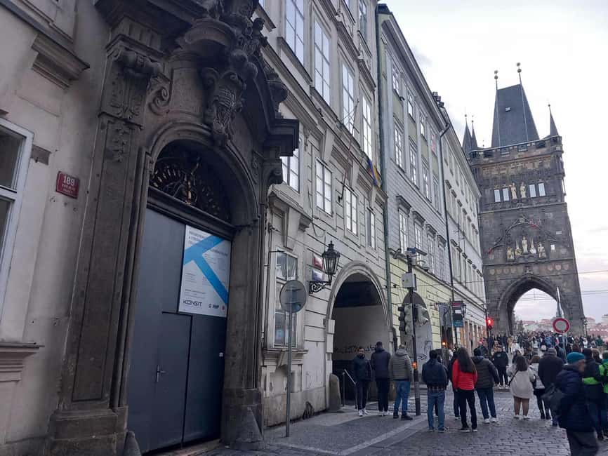 Prague: Unique Walking Tour with a Local Historian - Price, pace, and what $20 really buys in 150 minutes