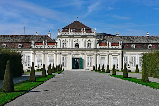Prague–Vienna Car/Van (1–7 pax) via Lednice Chateau & Mikulov - Mikulov: wine country views and a hilltop baroque town
