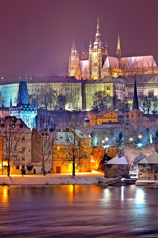 Prague : Visite insolite avec un guide journaliste français - A French Journalist Guide Turns Prague into a Story You Can Walk