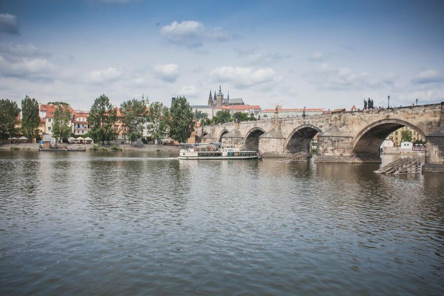 Prague: Vltava River Evening Dinner Cruise - Prague Lesser Town and the Lock Moment You Should Know About
