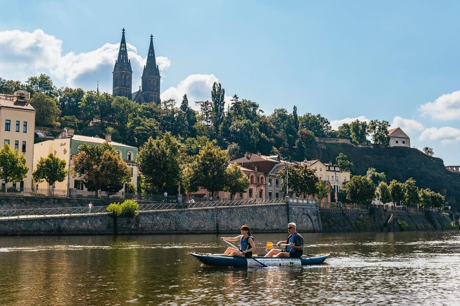 Prague: Vltava River Guided Canoeing Tour - Key Reasons People Love This Vltava Canoeing Tour