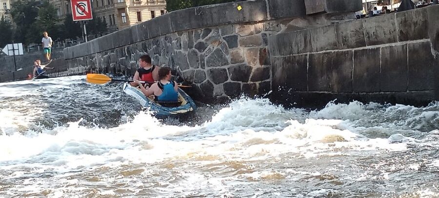 Prague: Vltava River Guided Canoeing Tour - 150 Minutes on the River: How the Paddling Time Actually Feels