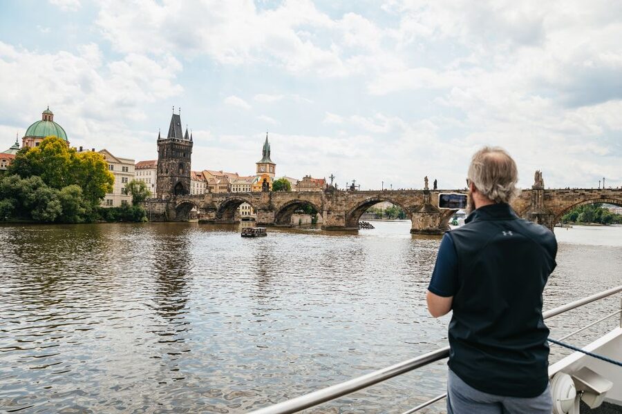 Prague: Vltava River Lunch Cruise in an Open-Top Glass Boat - Why a Vltava lunch cruise beats a hurried stroll