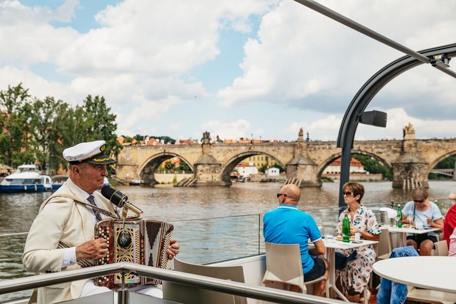 Prague: Vltava River Lunch Cruise in an Open-Top Glass Boat - Buffet lunch and the aperitif: good food, plan for the line