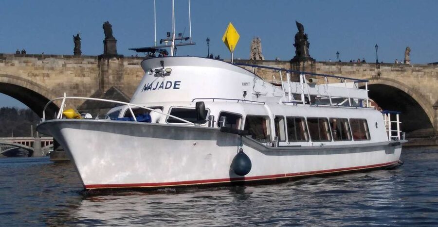 Prague: Vltava River Private Boat Party with Drinks - Key things to know before you step aboard