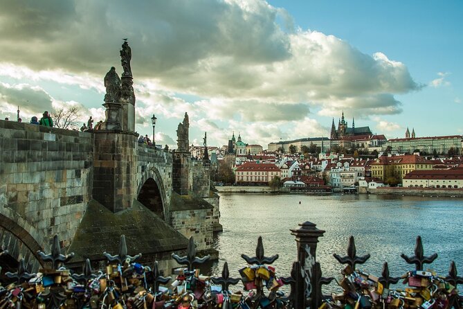 Prague Walking Tour in German: Old Town and Prague Castle - Price and Value: Why $32.56 Can Be a Good Deal