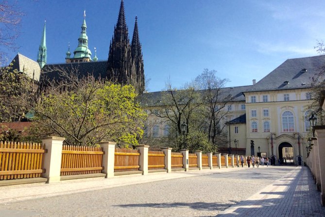 Prague Walking Tour in German: Old Town and Prague Castle - Should You Book? My Straight Answer