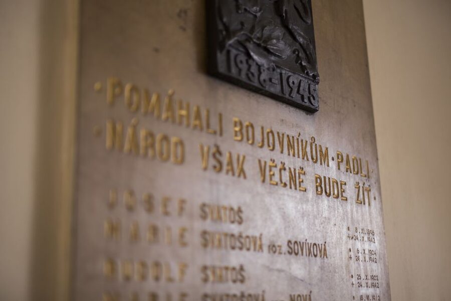 Prague: World War 2 and Operation Anthropoid Walking Tour - Wenceslas Square and the Weight of Early Occupation